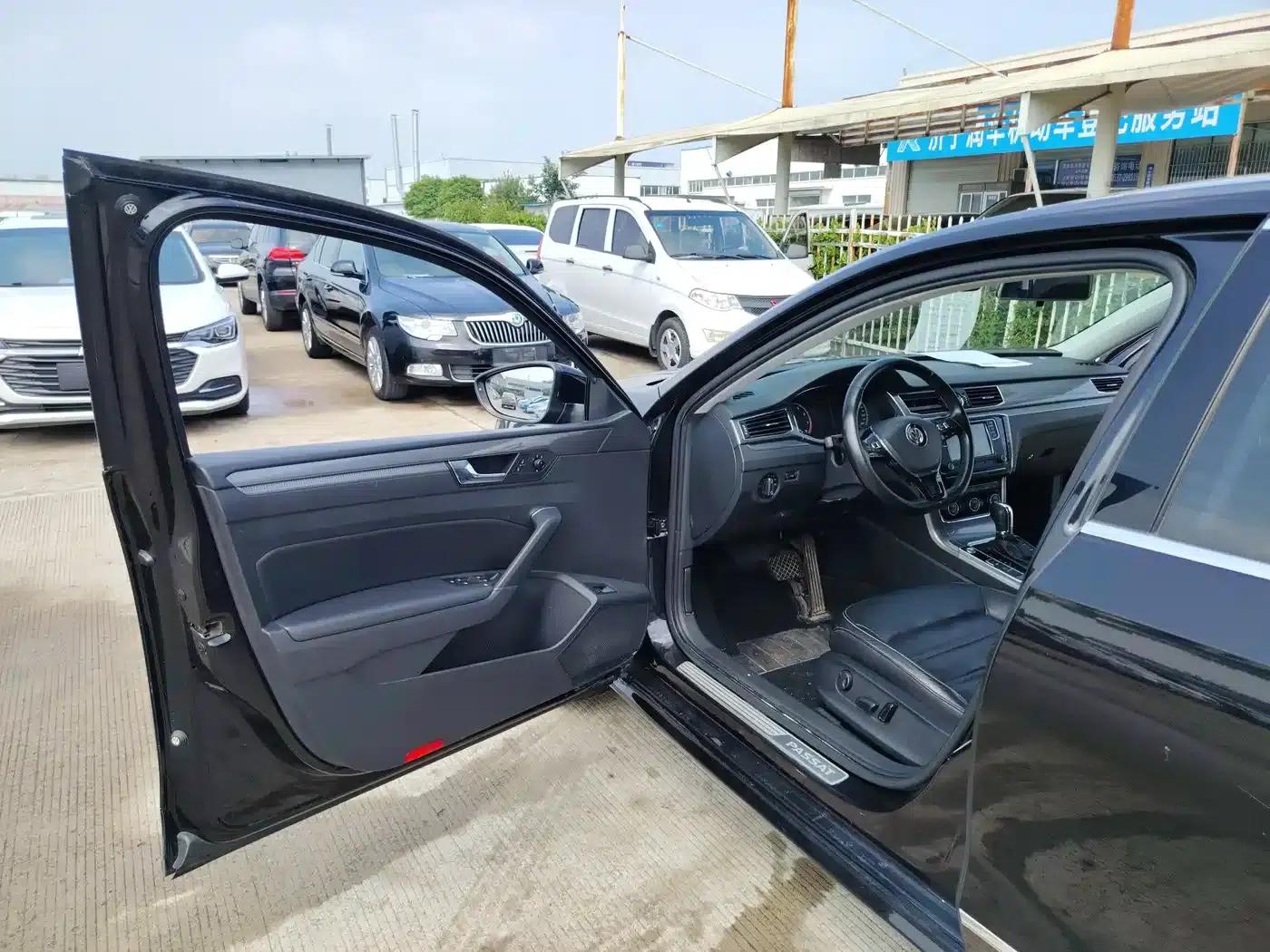 2017 Passat 330TSI DSG Premium Edition — миниатюра 4