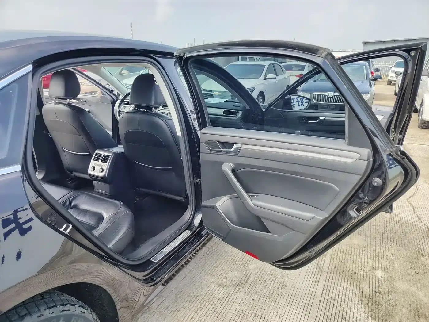 2017 Passat 330TSI DSG Premium Edition — миниатюра 6