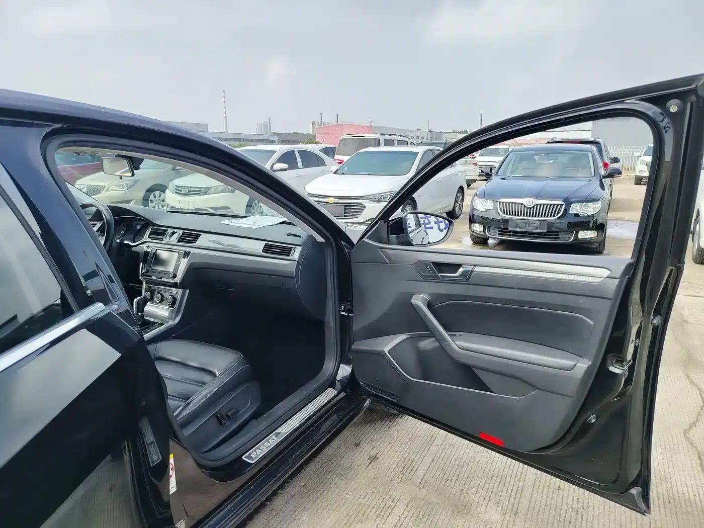 2017 Passat 330TSI DSG Premium Edition — миниатюра 7