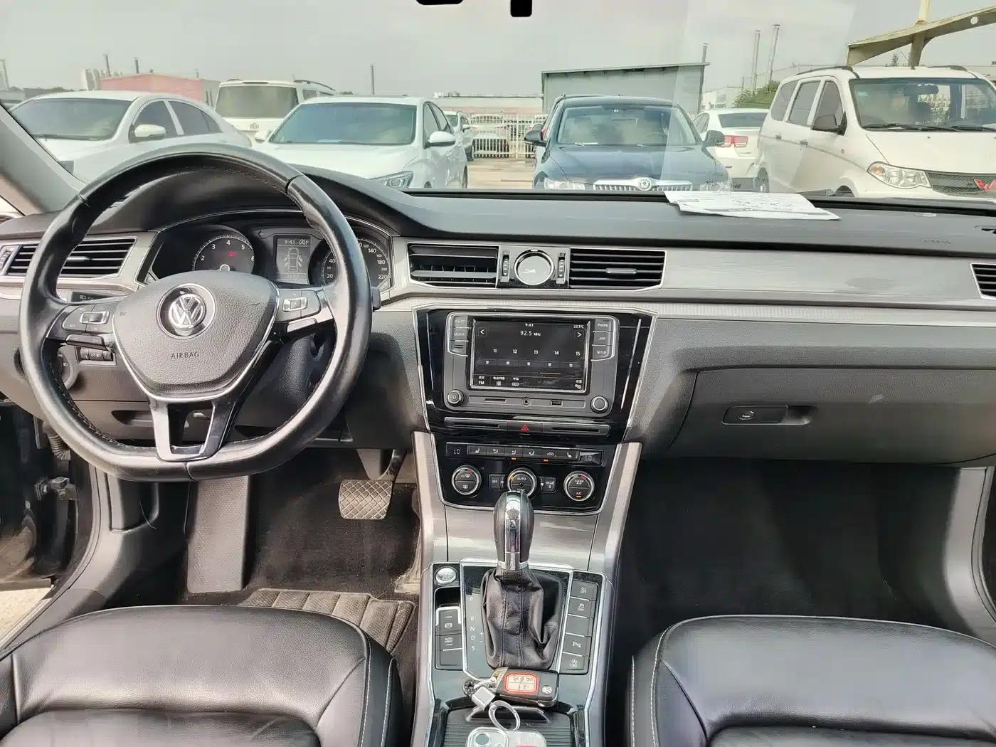 2017 Passat 330TSI DSG Premium Edition — миниатюра 8