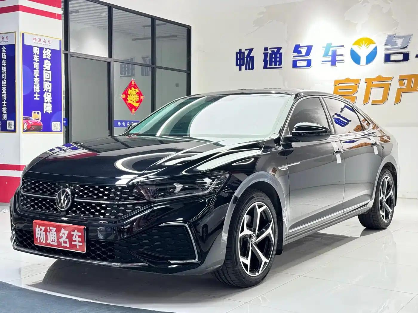 2023 Volkswagen Passat 330TSI Starry Sky Elite Edition — миниатюра 3