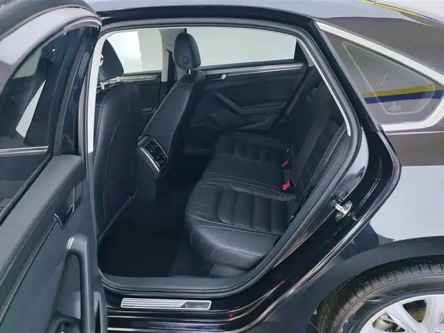 2016 Passat 330TSI DSG Premium Edition — миниатюра 11