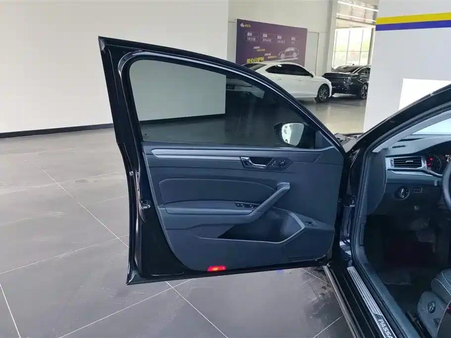 2016 Passat 330TSI DSG Premium Edition — миниатюра 7