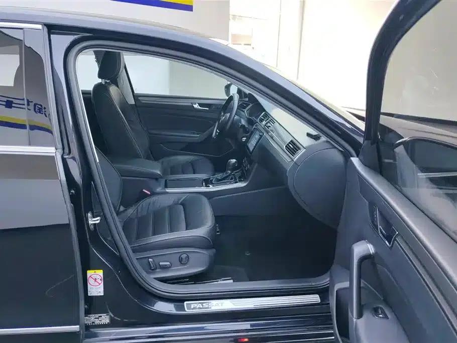2016 Passat 330TSI DSG Premium Edition — миниатюра 8