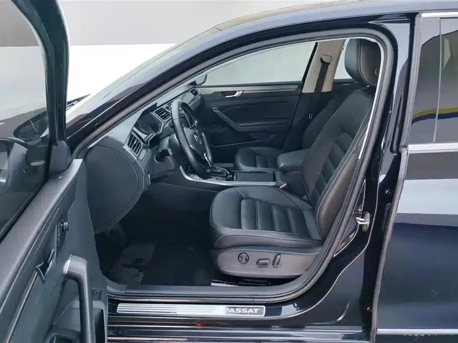 2016 Passat 330TSI DSG Premium Edition — миниатюра 9