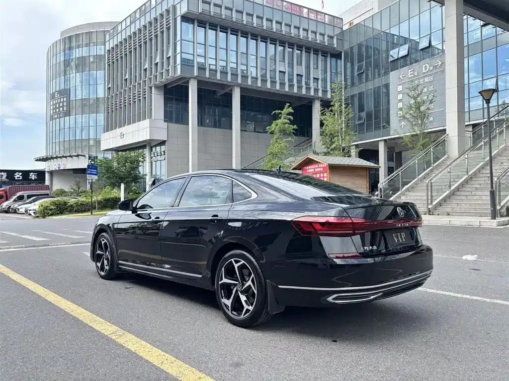 2023 Passat Facelift 330TSI Starry Sky Elite Edition — миниатюра 7