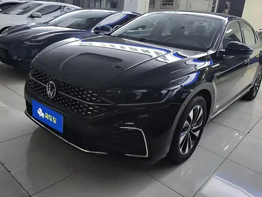 2023 Volkswagen Passat 330TSI Starry Sky Elite Edition — миниатюра 1