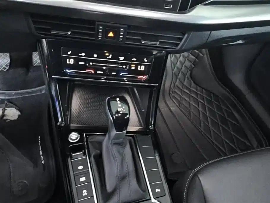 2023 Volkswagen Passat 330TSI Starry Sky Elite Edition — миниатюра 16