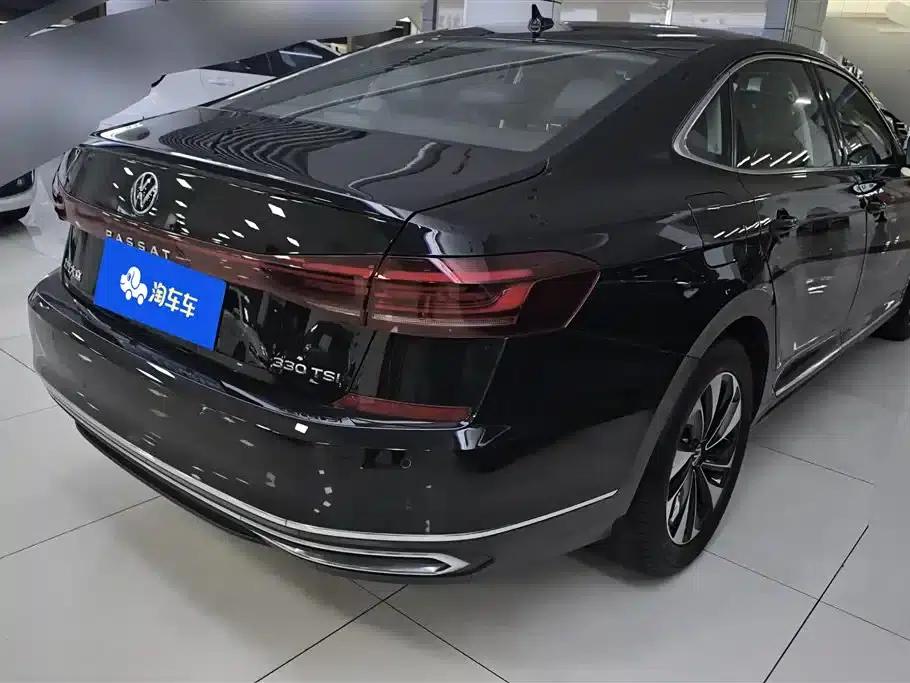 2023 Volkswagen Passat 330TSI Starry Sky Elite Edition — миниатюра 3