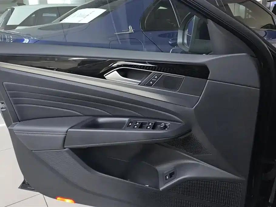 2023 Volkswagen Passat 330TSI Starry Sky Elite Edition — миниатюра 7