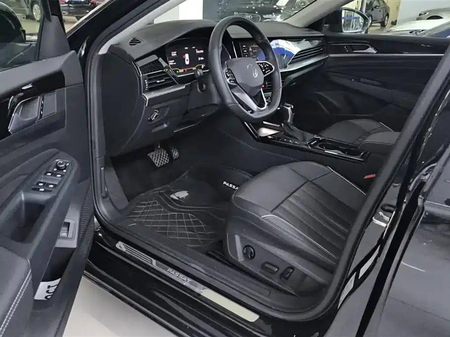 2023 Volkswagen Passat 330TSI Starry Sky Elite Edition — миниатюра 9