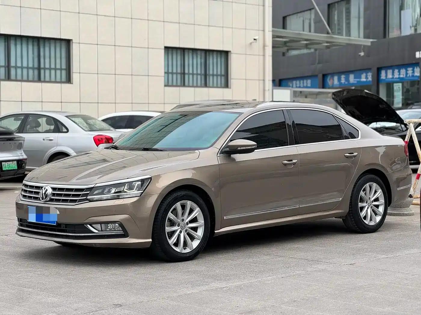 2016 Passat 330TSI DSG Royal Edition — миниатюра 1