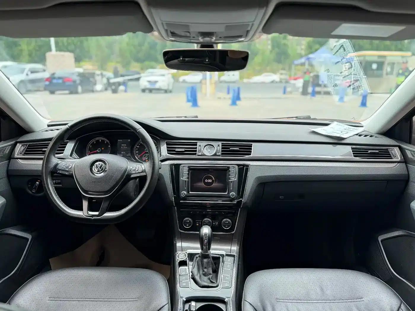2016 Passat 330TSI DSG Royal Edition — миниатюра 8