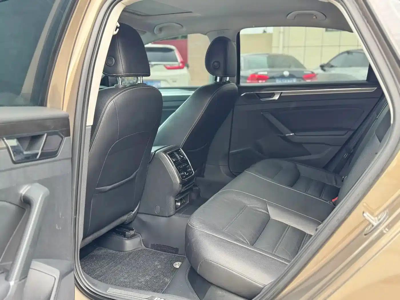 2016 Passat 330TSI DSG Royal Edition — миниатюра 9