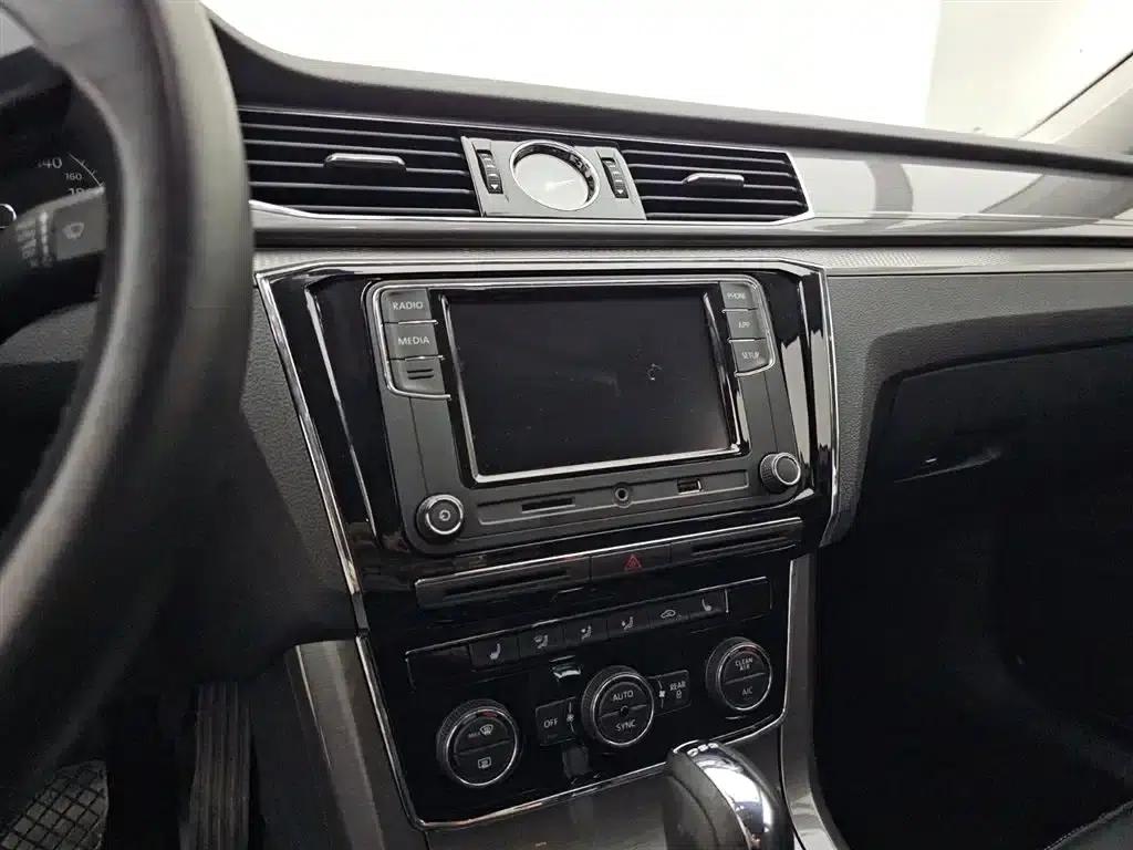 2017 Passat 330TSI DSG Premium Edition — миниатюра 11
