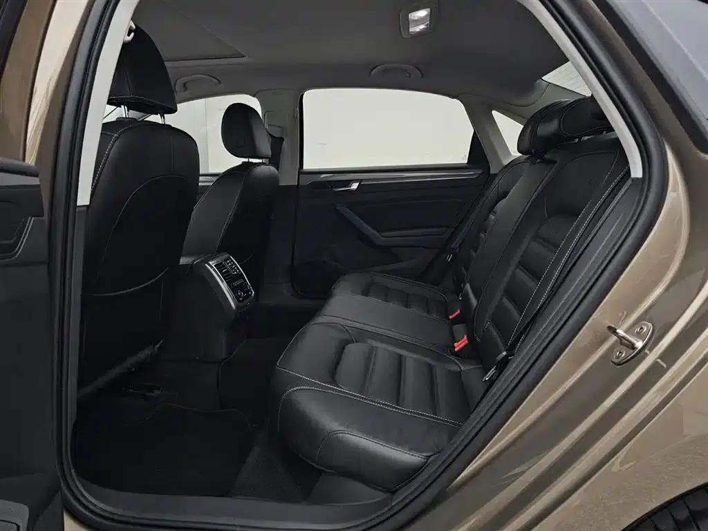 2017 Passat 330TSI DSG Premium Edition — миниатюра 13