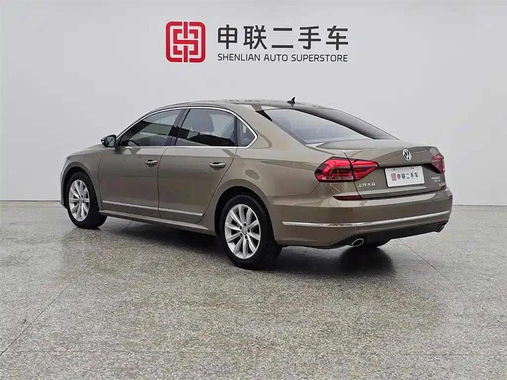2017 Passat 330TSI DSG Premium Edition — миниатюра 3