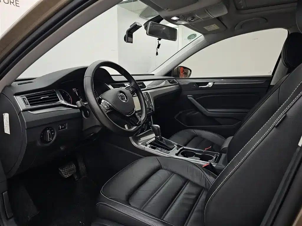 2017 Passat 330TSI DSG Premium Edition — миниатюра 6