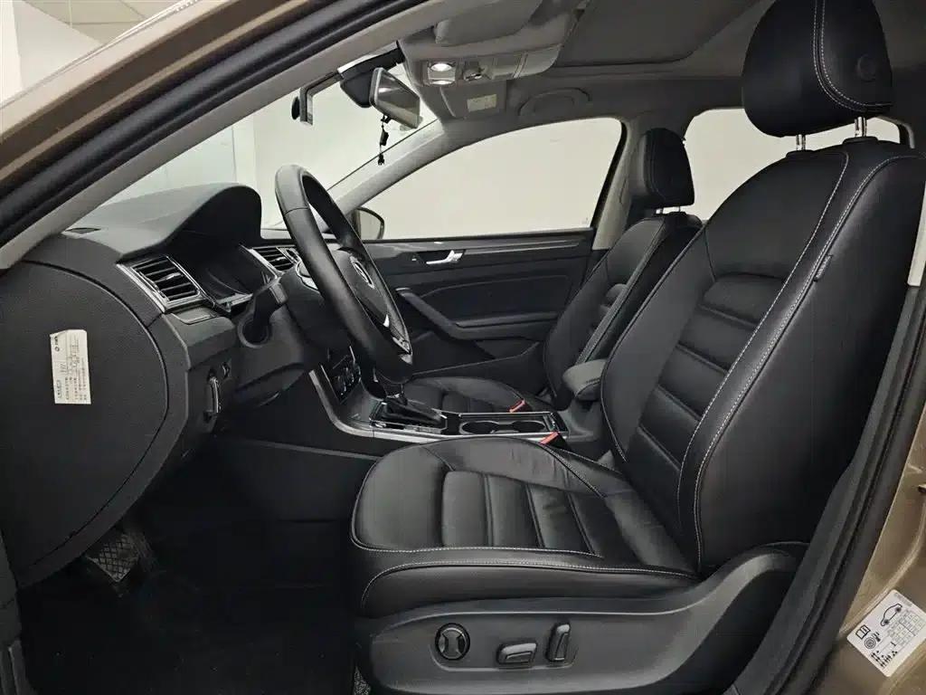 2017 Passat 330TSI DSG Premium Edition — миниатюра 7
