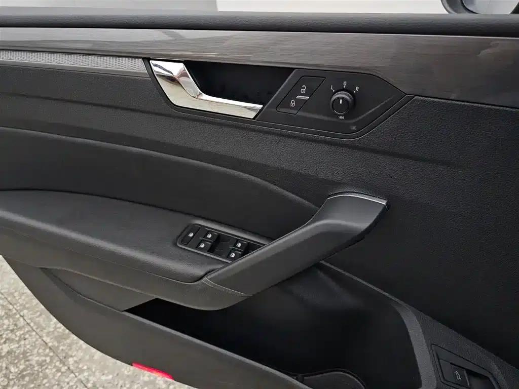 2017 Passat 330TSI DSG Premium Edition — миниатюра 8
