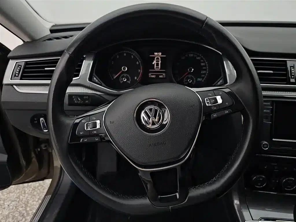 2017 Passat 330TSI DSG Premium Edition — миниатюра 10