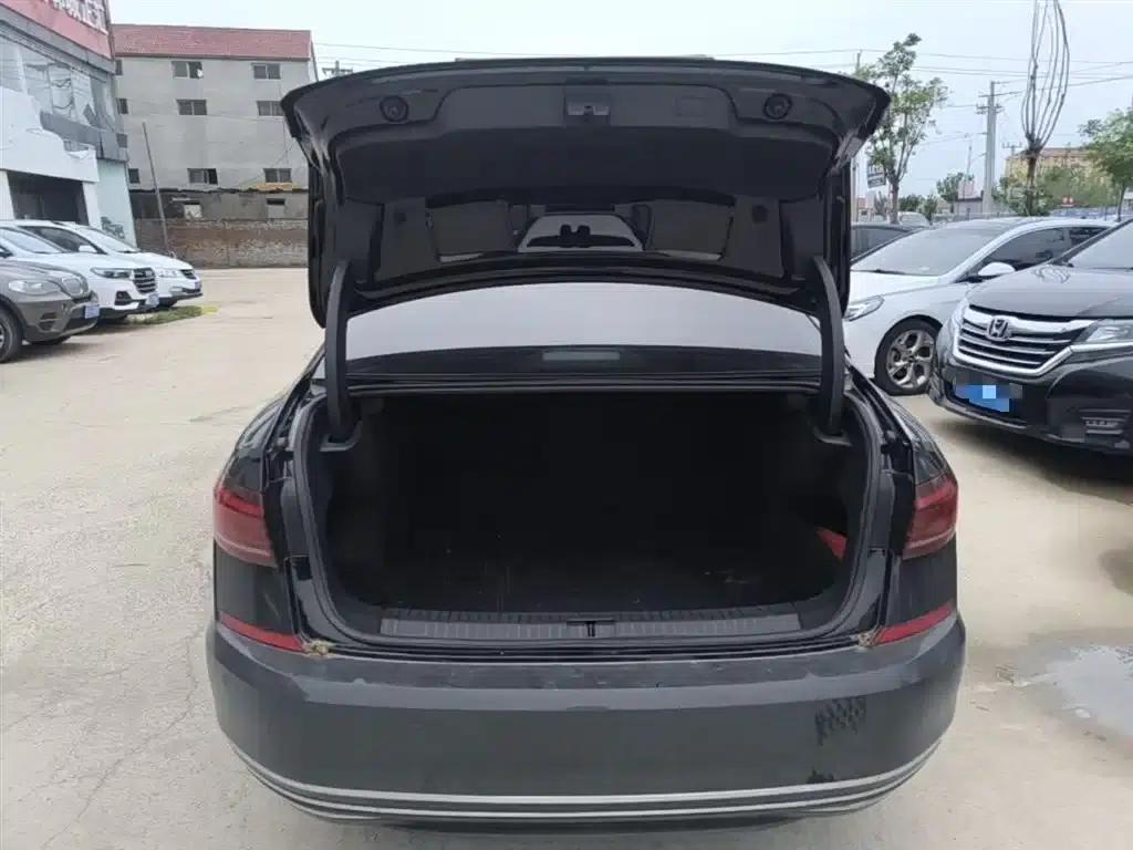 2024 Passat 330TSI Elite Edition — миниатюра 19