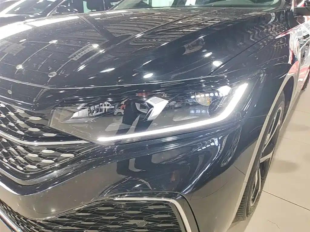 2023 Volkswagen Passat 330TSI Starry Sky Elite Edition — миниатюра 24
