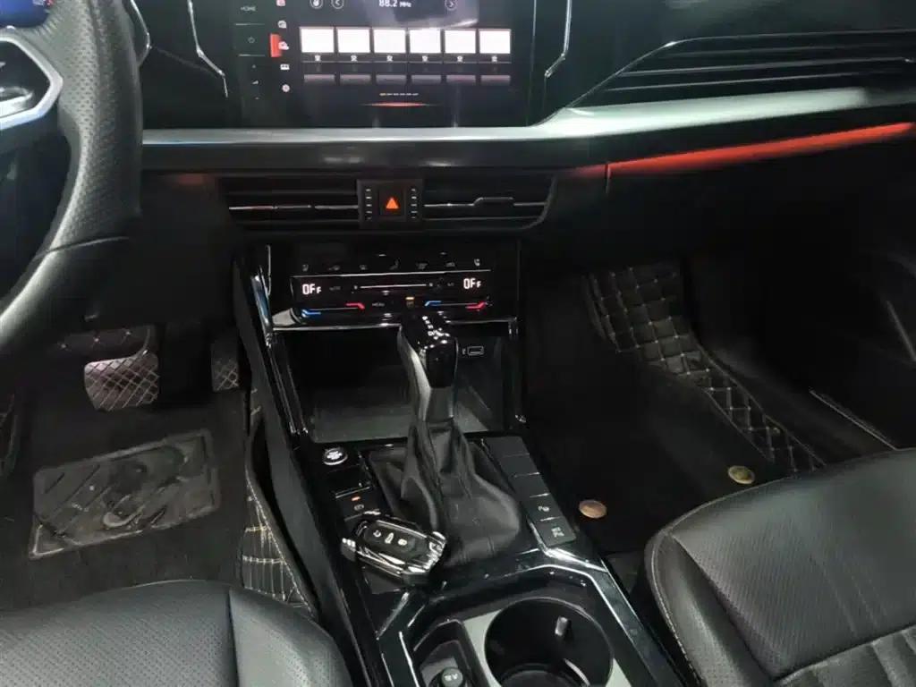 2023 Passat Facelift 330TSI Luxury Edition — миниатюра 14