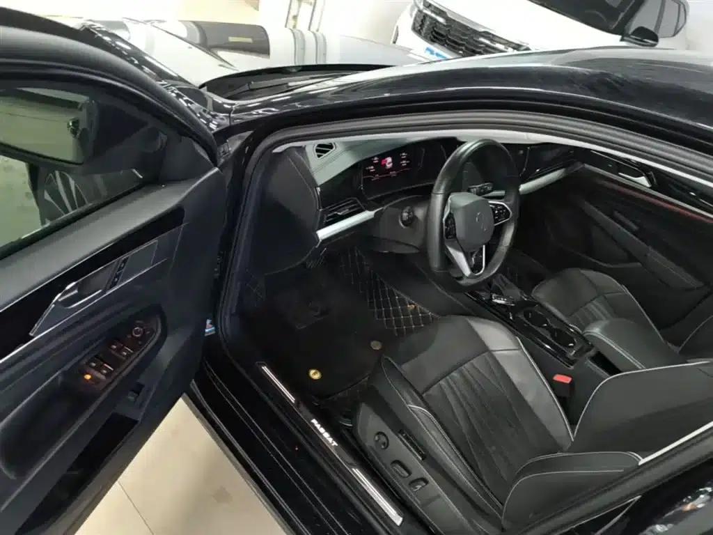 2023 Passat Facelift 330TSI Luxury Edition — миниатюра 16