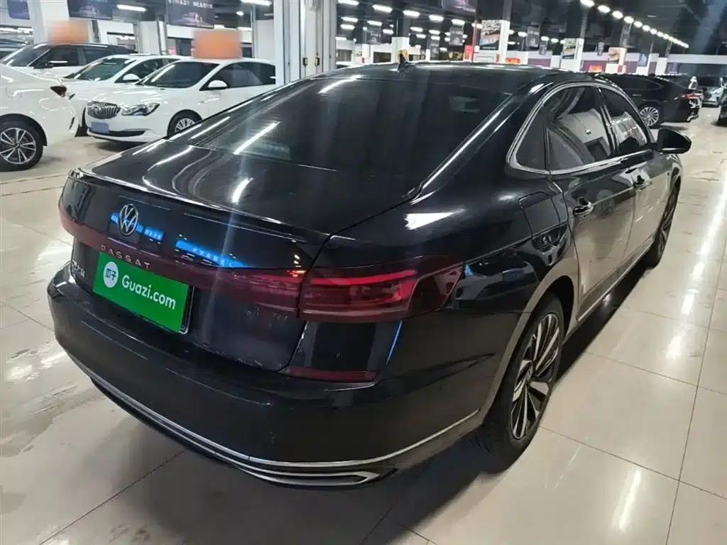 2023 Passat Facelift 330TSI Luxury Edition — миниатюра 7