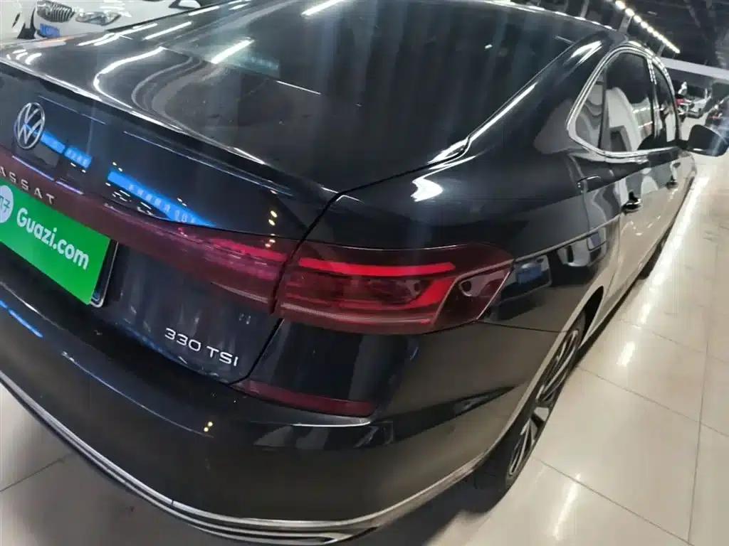 2023 Passat Facelift 330TSI Luxury Edition — миниатюра 8