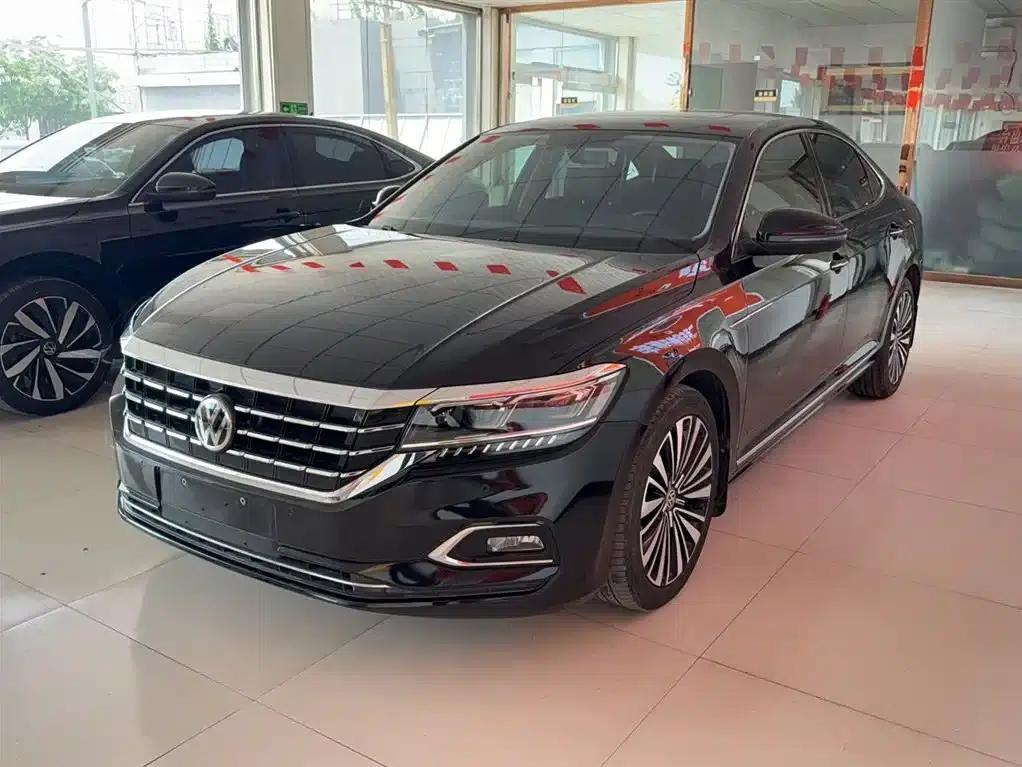 2019 Volkswagen Passat 330TSI Luxury Edition (China VI Emission Standard) — миниатюра 1