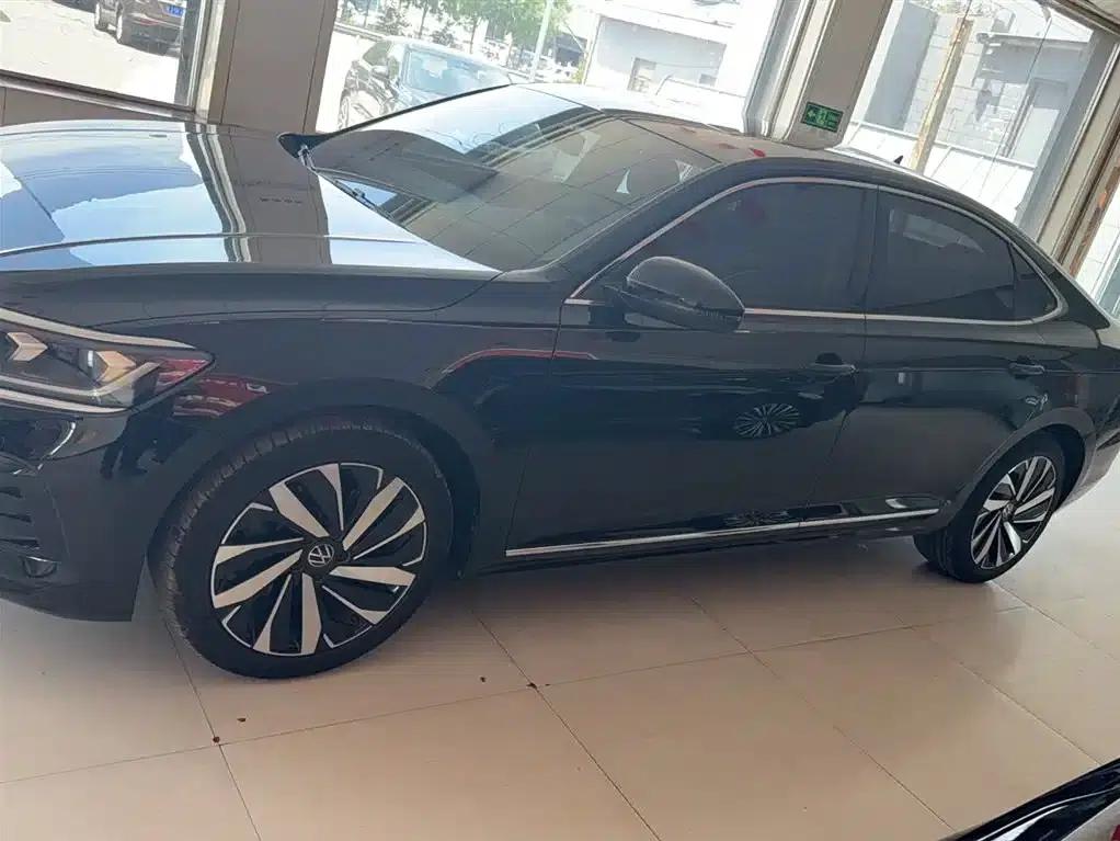 2023 Passat 330TSI Elite Edition — миниатюра 12
