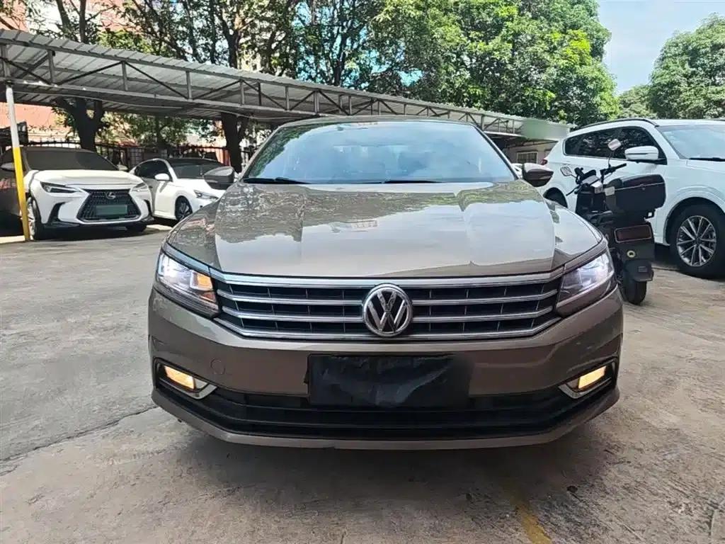 2017 Passat 330TSI DSG Premium Edition — миниатюра 3
