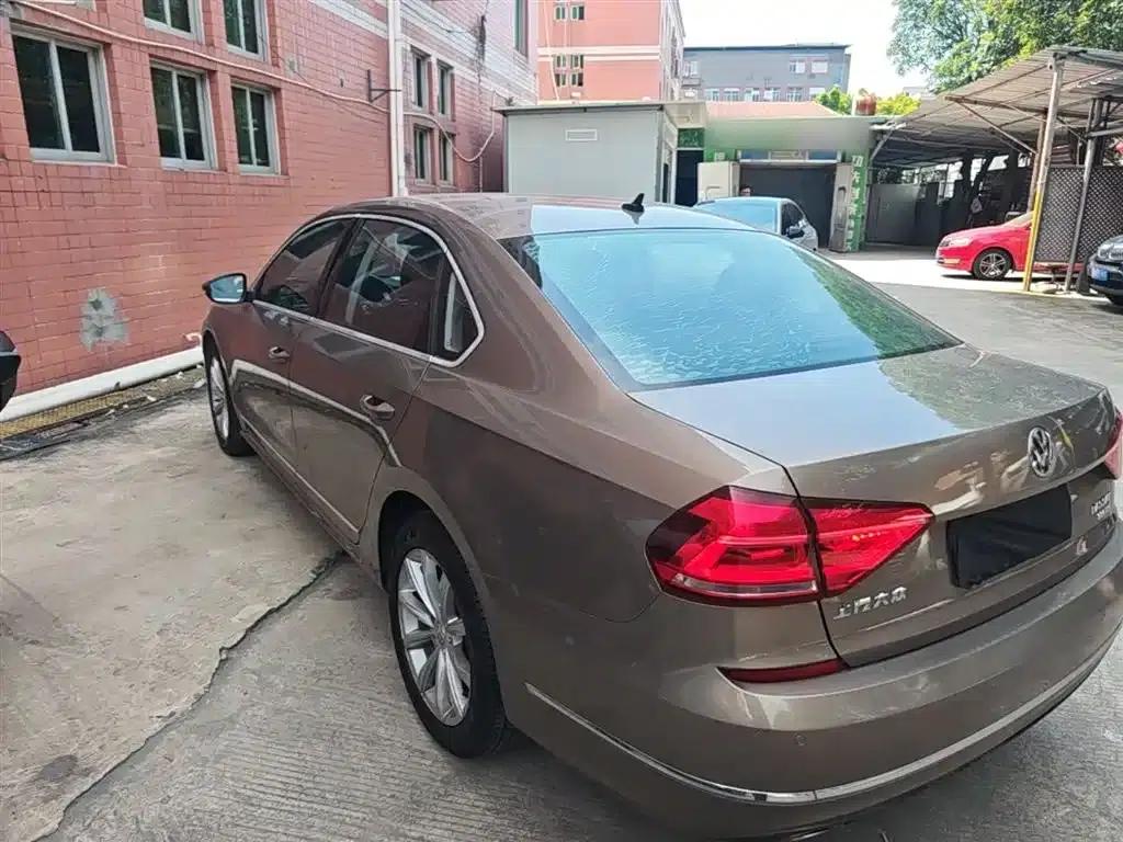 2017 Passat 330TSI DSG Premium Edition — миниатюра 5