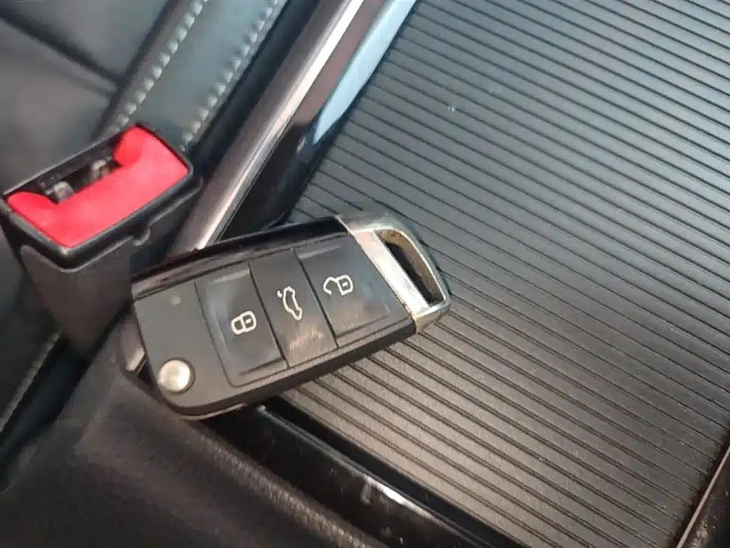 2017 Passat 330TSI DSG Premium Edition — миниатюра 9