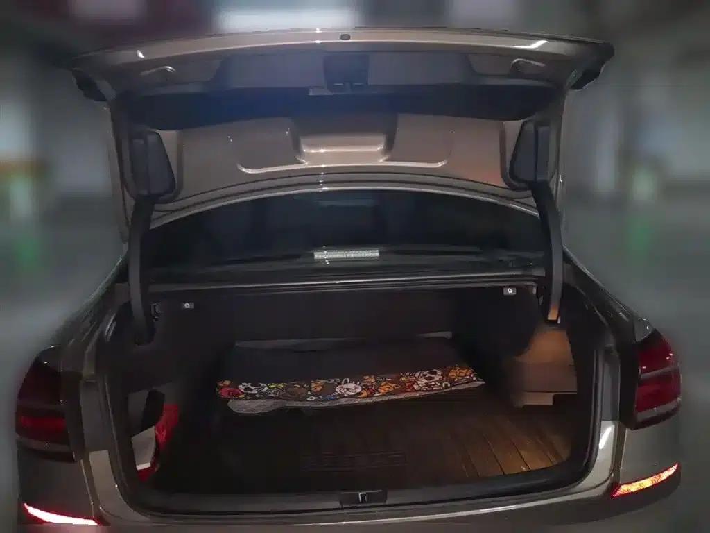 2016 Passat 330TSI DSG Royal Edition — миниатюра 16