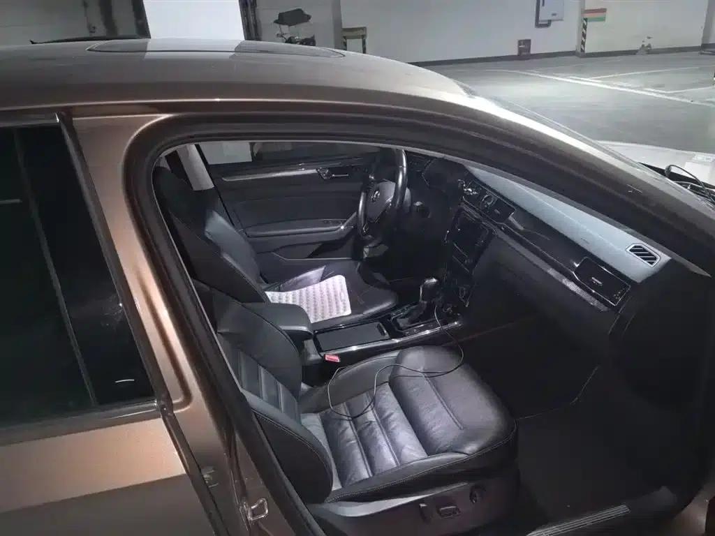 2016 Passat 330TSI DSG Royal Edition — миниатюра 22