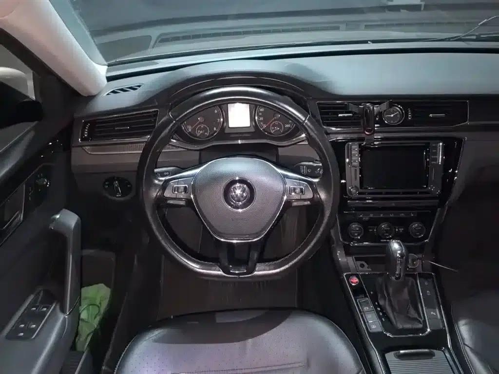 2016 Passat 330TSI DSG Royal Edition — миниатюра 7