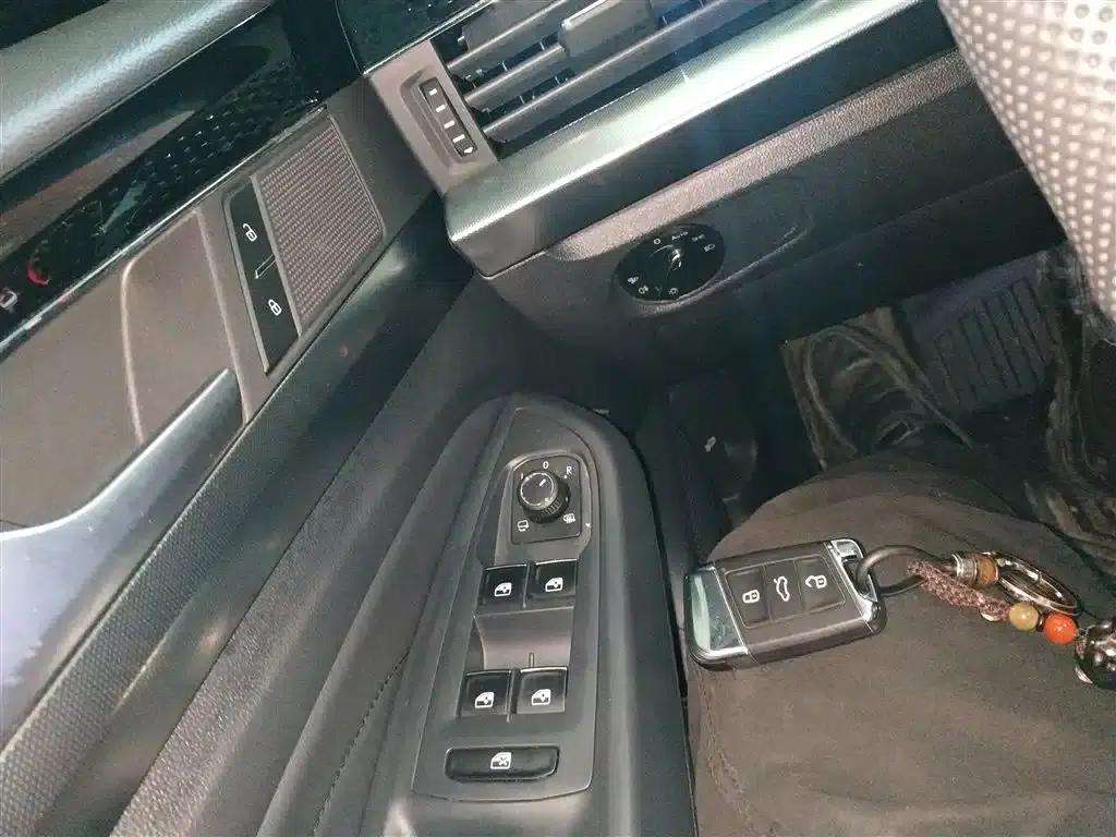2024 Passat 380TSI Starry Sky Dragon Edition — миниатюра 9