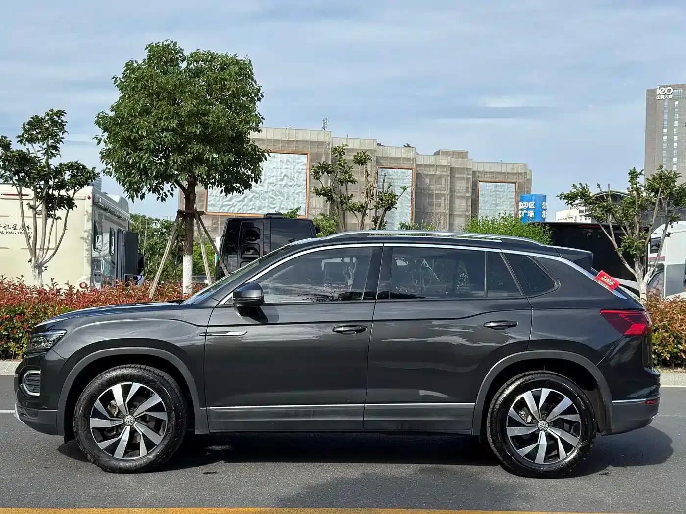 Tayron 2022 330TSI 2WD Luxury Intelligent Connected Edition Plus — миниатюра 4