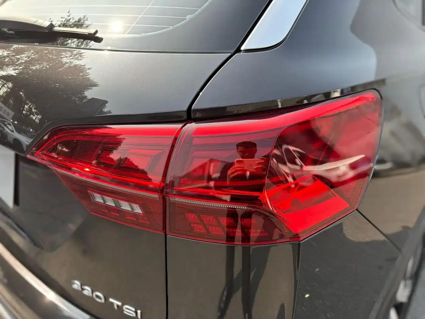 Tayron 2022 330TSI 2WD Luxury Intelligent Edition — миниатюра 22