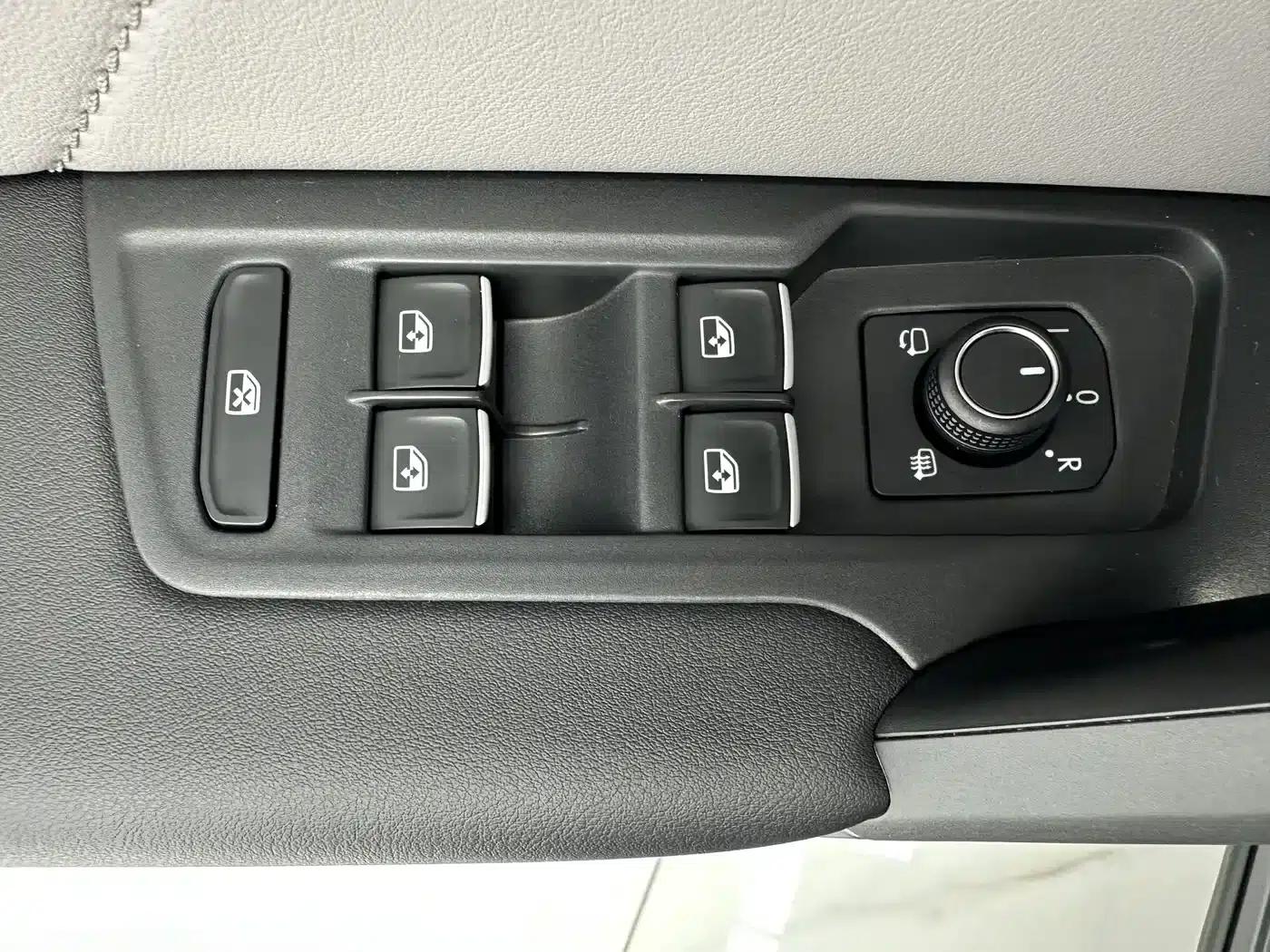 Tayron 2023 280TSI 2WD Luxury Plus Advanced Edition — миниатюра 12