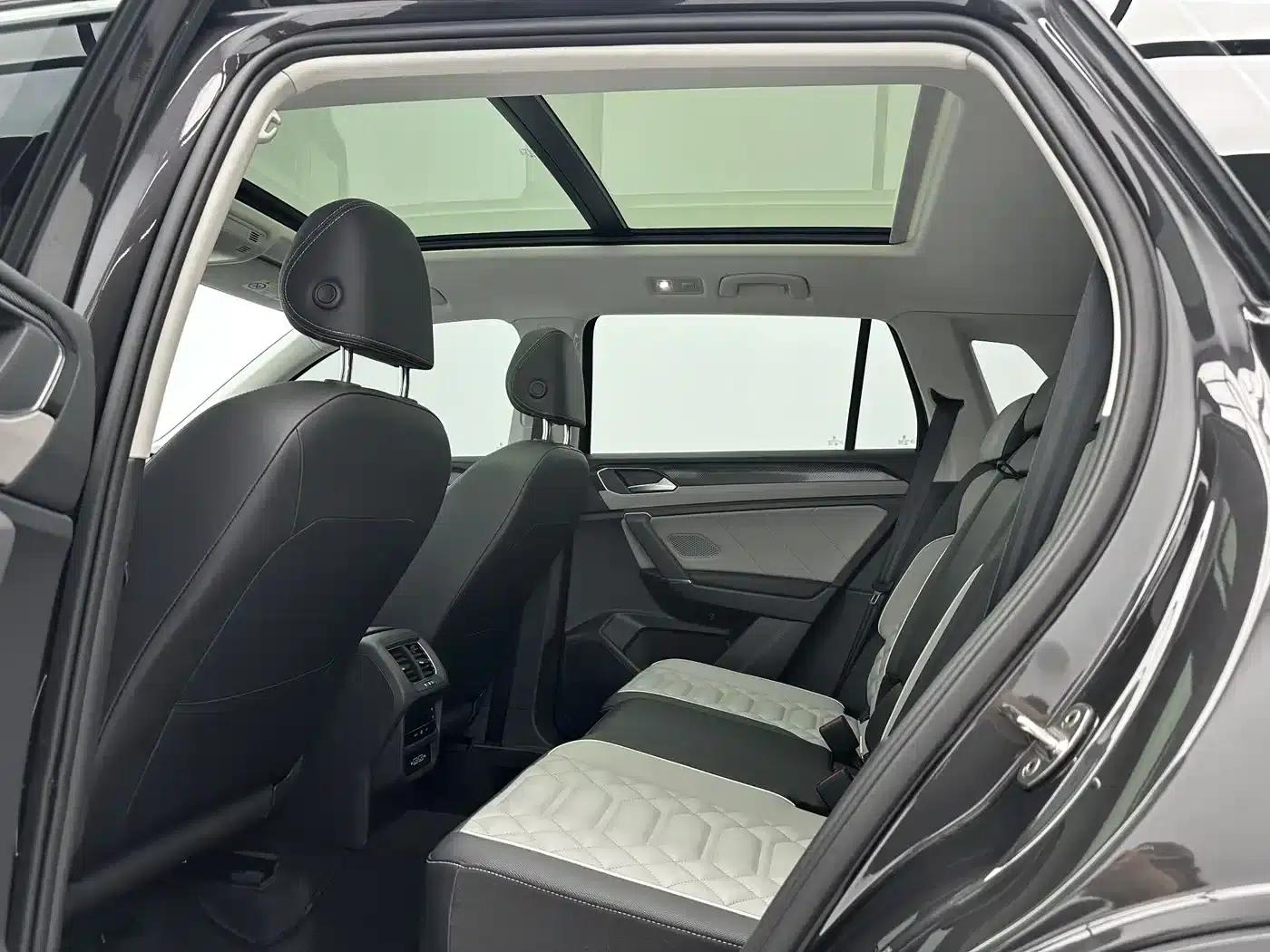 Tayron 2023 280TSI 2WD Luxury Plus Advanced Edition — миниатюра 6