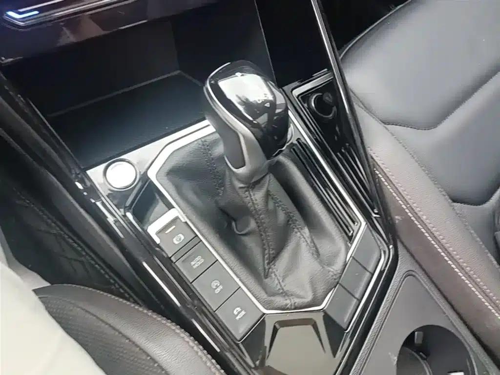 Tayron 2020 330TSI 2WD Luxury Intelligent Edition — миниатюра 14