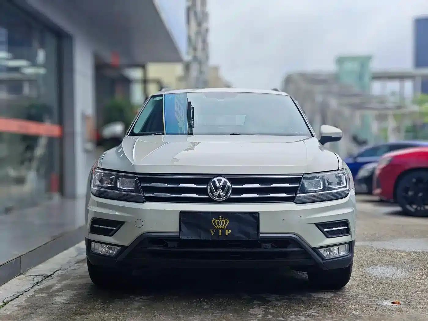 Tiguan L 2017 330TSI Automatic 2WD Luxury Edition — миниатюра 2
