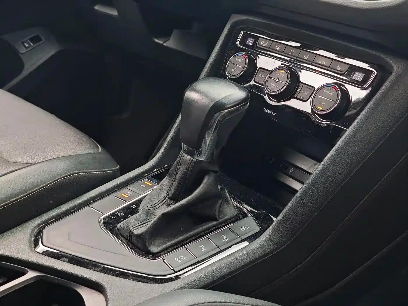 Tiguan L 2017 330TSI Automatic 2WD Luxury Edition — миниатюра 11