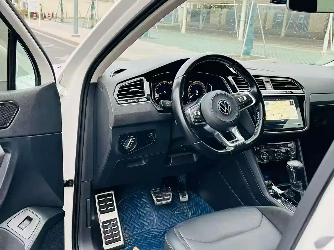 Tiguan L 2020 330TSI Automatic 2WD R-Line Flagship Edition (China VI Emission Standard) — миниатюра 4