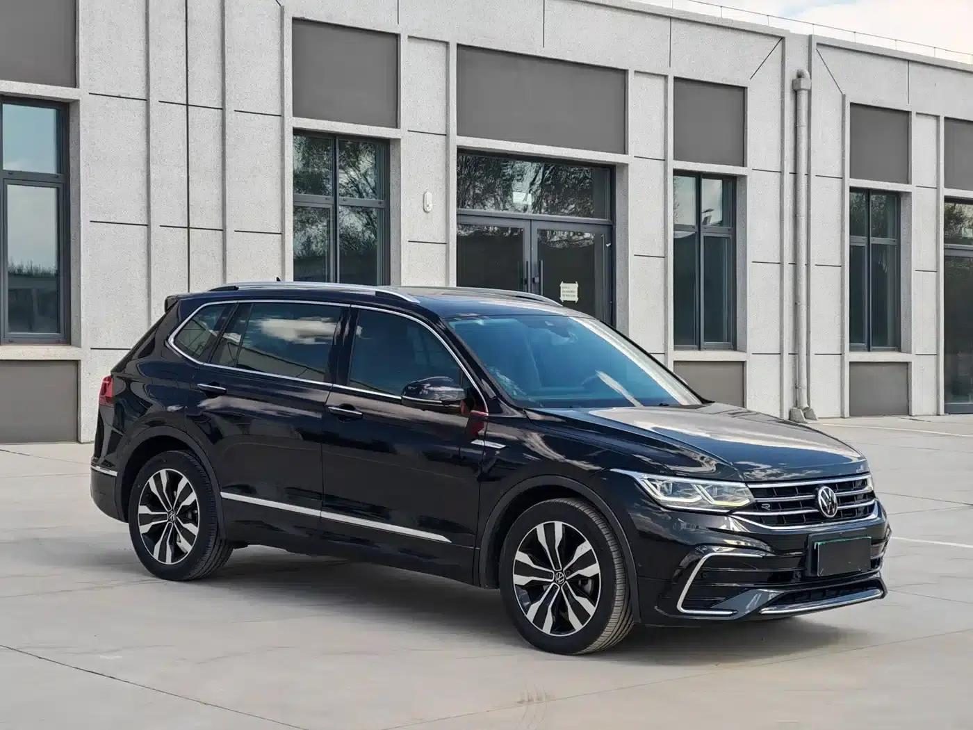 Tiguan L 2022 330TSI Automatic 2WD R-Line Premium Edition — миниатюра 2