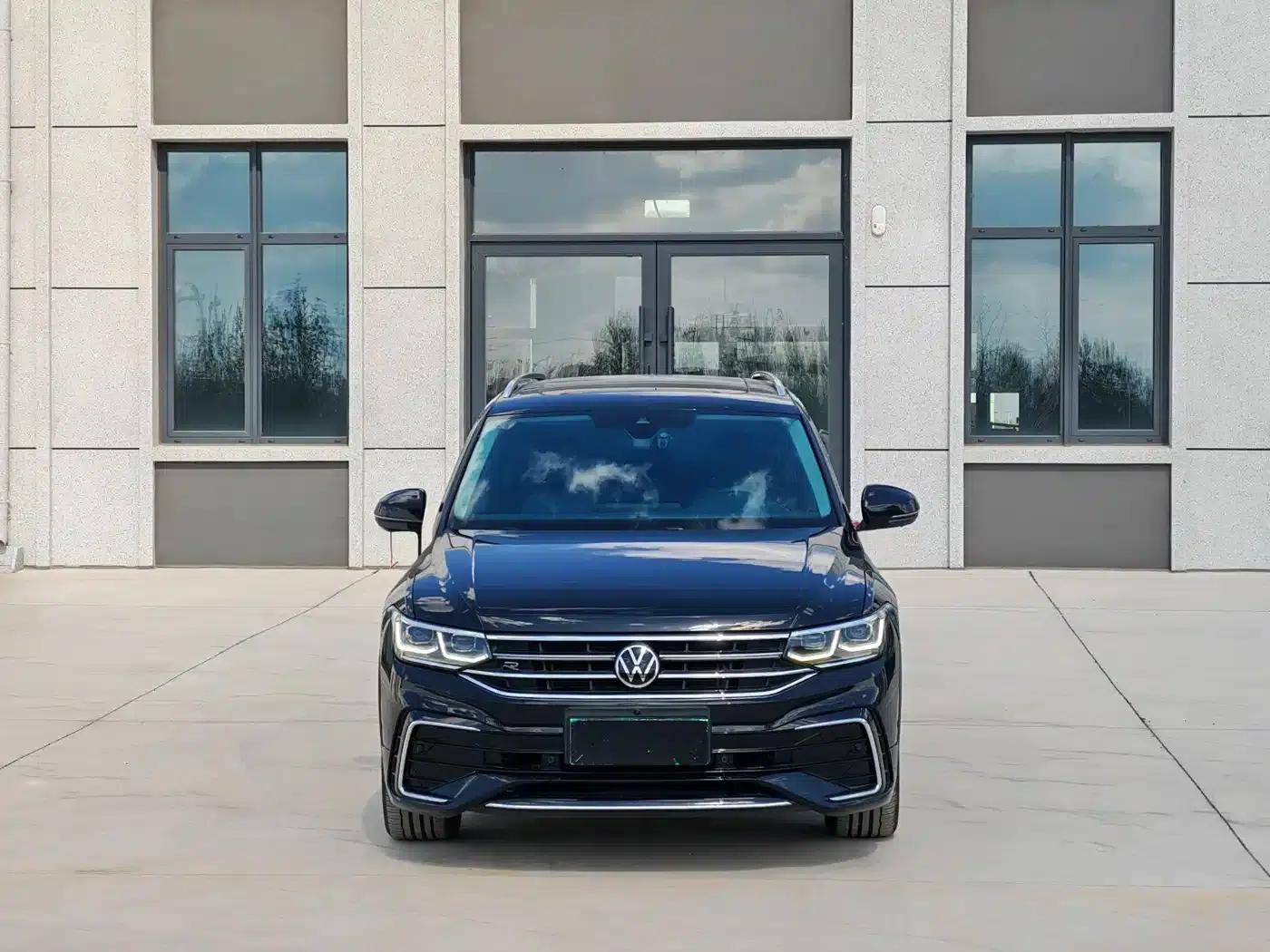 Tiguan L 2022 330TSI Automatic 2WD R-Line Premium Edition — миниатюра 3